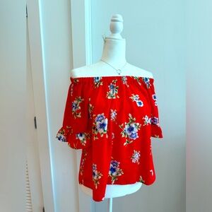 Off/On Shoulder Flowy Top
